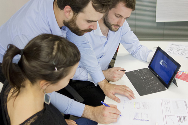 Démarche centrée utilisateur - Phase de maquettage itératif d'une interface.